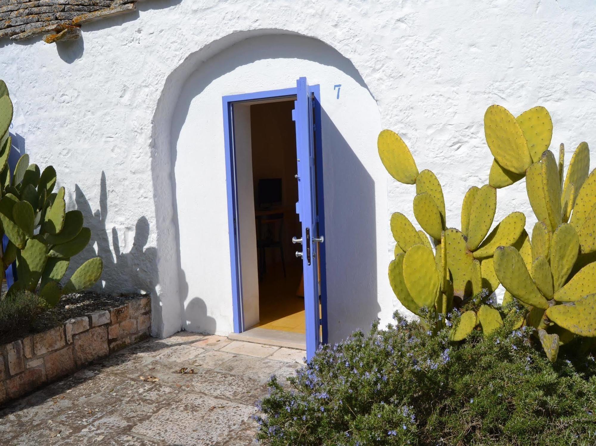 Relais Masseria Villa Cenci Чистернино Экстерьер фото